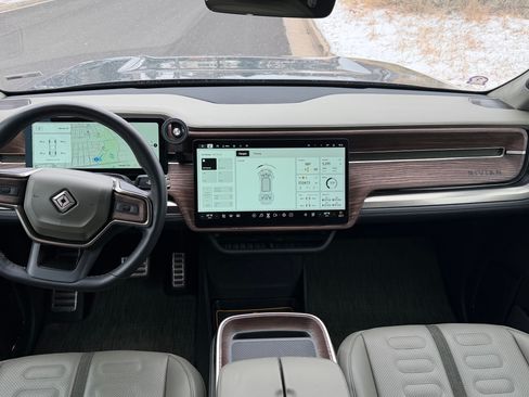 Used 2023 Rivian R1T Adventure image 10