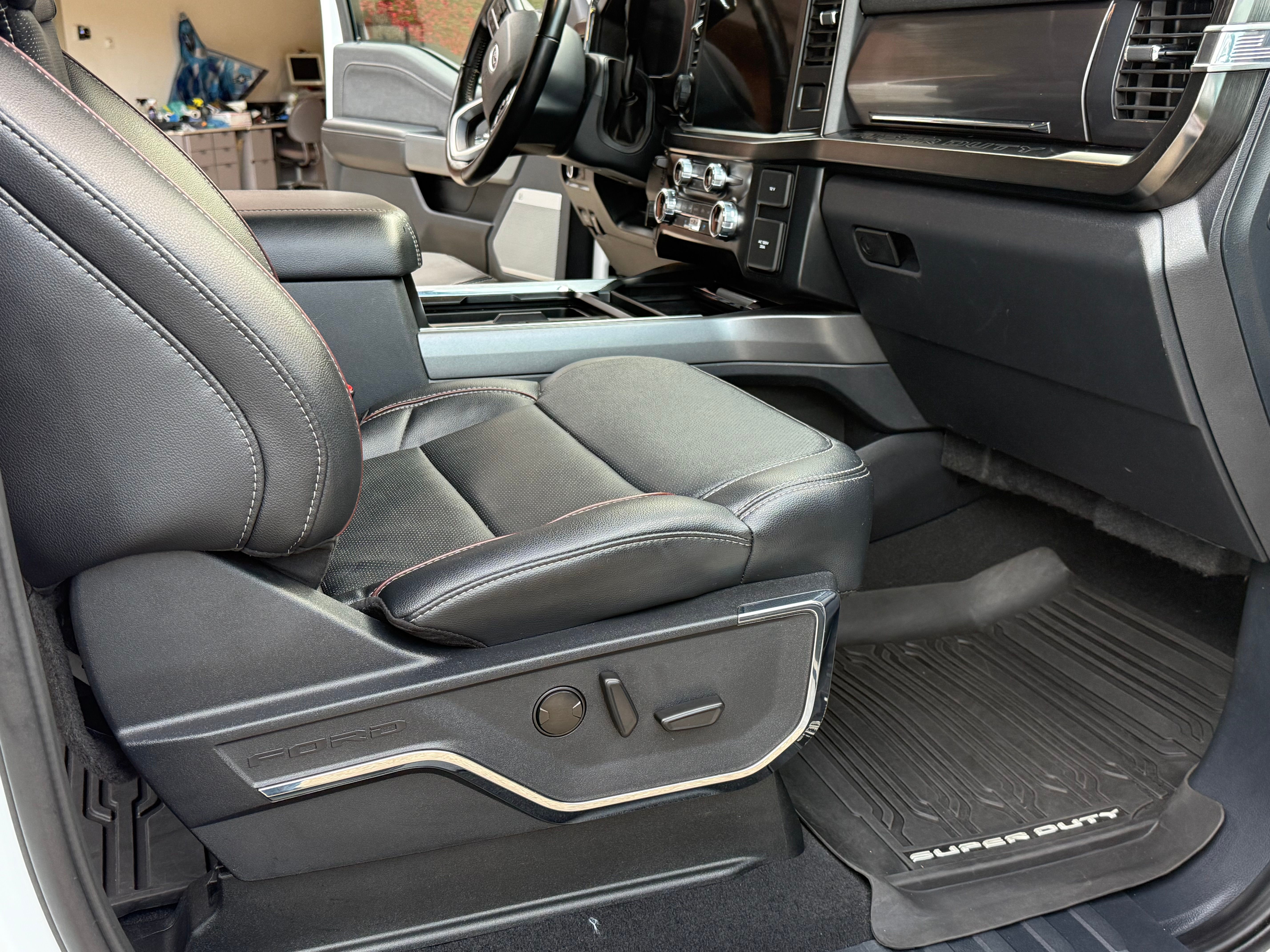 Used 2023 Ford F350 Lariat w/ Lariat Ultimate Package AWD/4WD image 10