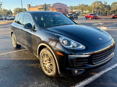 Used 2015 Porsche Cayenne S image 1