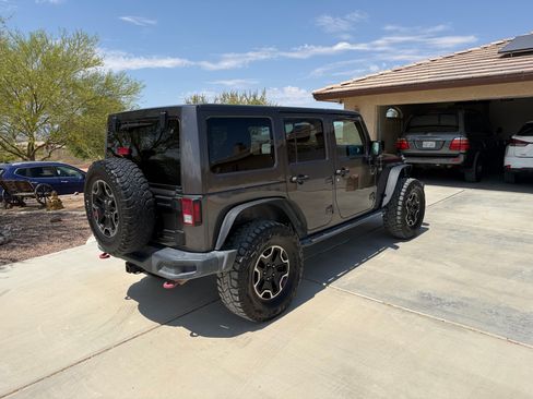 Used 2016 Jeep Wrangler Unlimited Rubicon AWD/4WD image 6