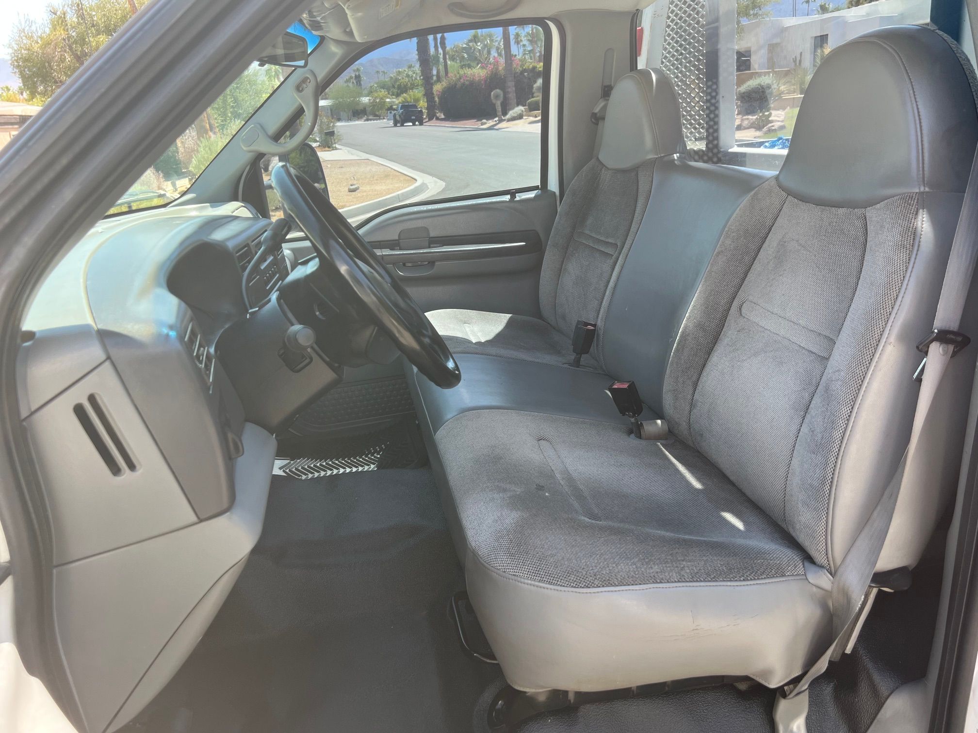 Used 2002 Ford F350 2WD Regular Cab DRW Super Duty image 18