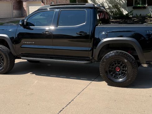 Used 2023 Toyota Tacoma TRD Pro AWD/4WD image 2