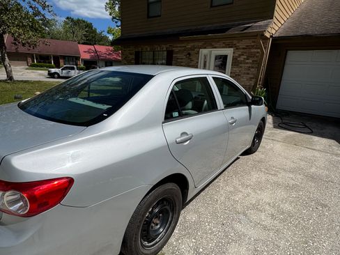 Used 2013 Toyota Corolla L FWD image 18
