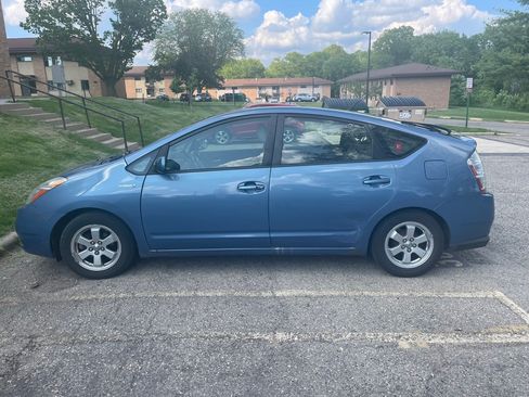 Used 2006 Toyota Prius FWD image 1
