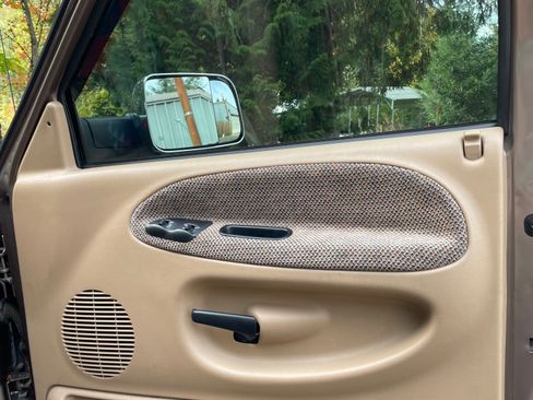 Used 2001 Dodge Ram 2500 Truck 4x4 Quad Cab image 25