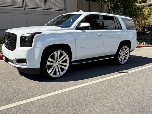 Used 2019 GMC Yukon SLE w/ SLE Value Package image 4