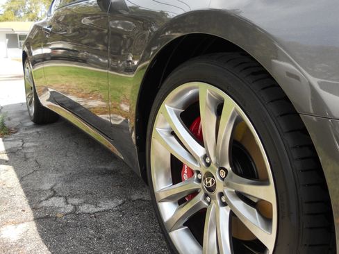 Used 2012 Hyundai Genesis 3.8 image 5