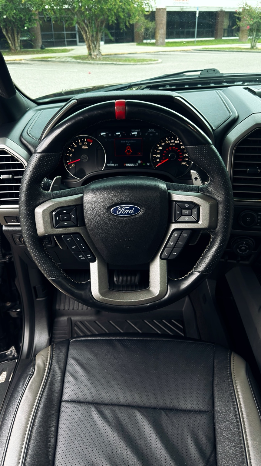 Used 2018 Ford F150 Raptor w/ Equipment Group 802A Luxury AWD/4WD image 13