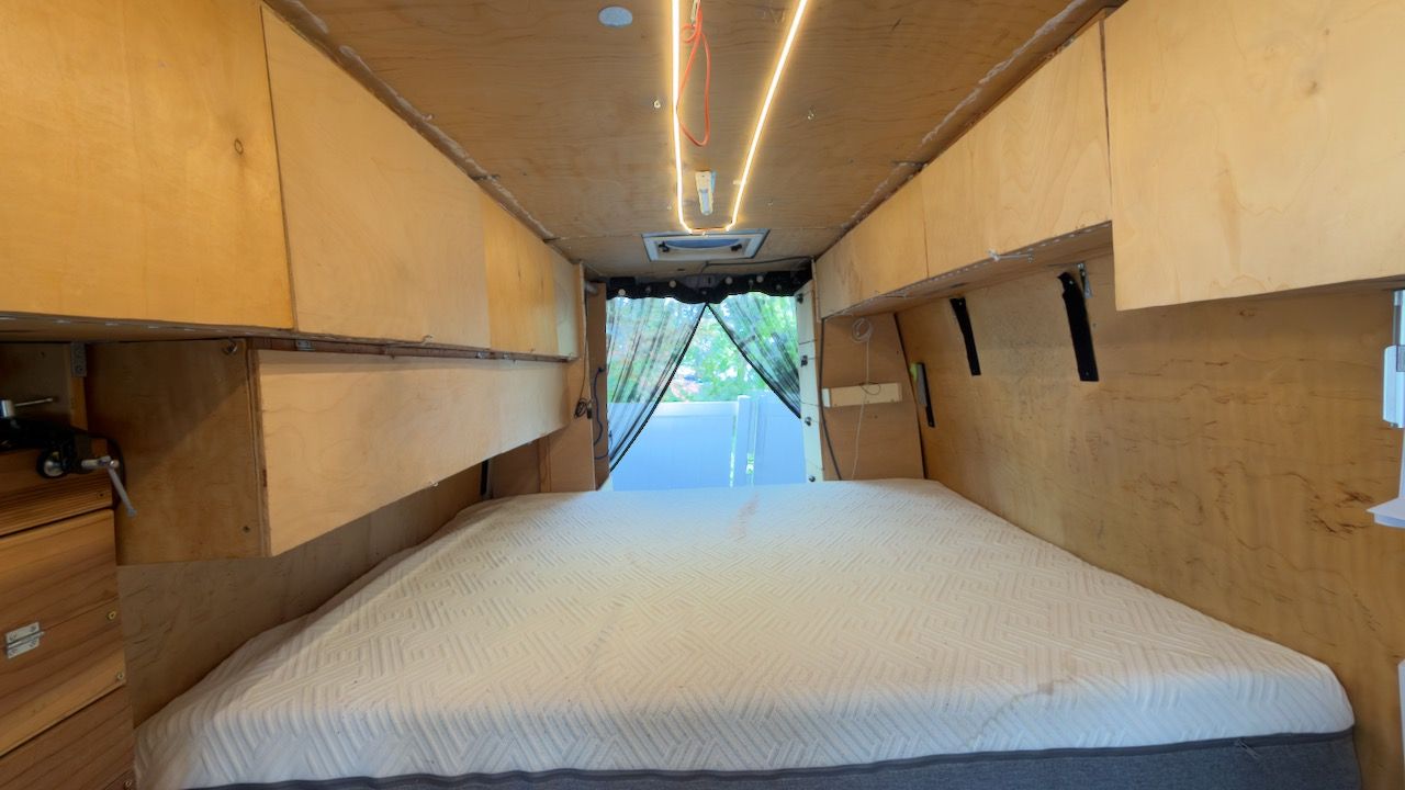 Used 2017 Mercedes-Benz Sprinter 2500 image 14