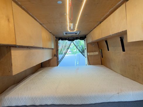 Used 2017 Mercedes-Benz Sprinter 2500 image 14
