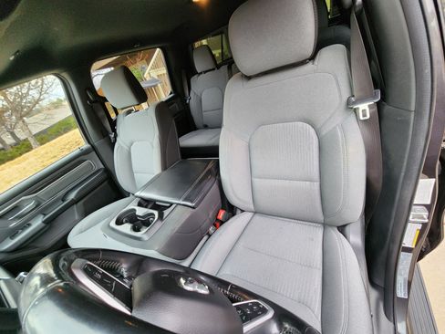 Used 2021 RAM 1500 Big Horn image 4