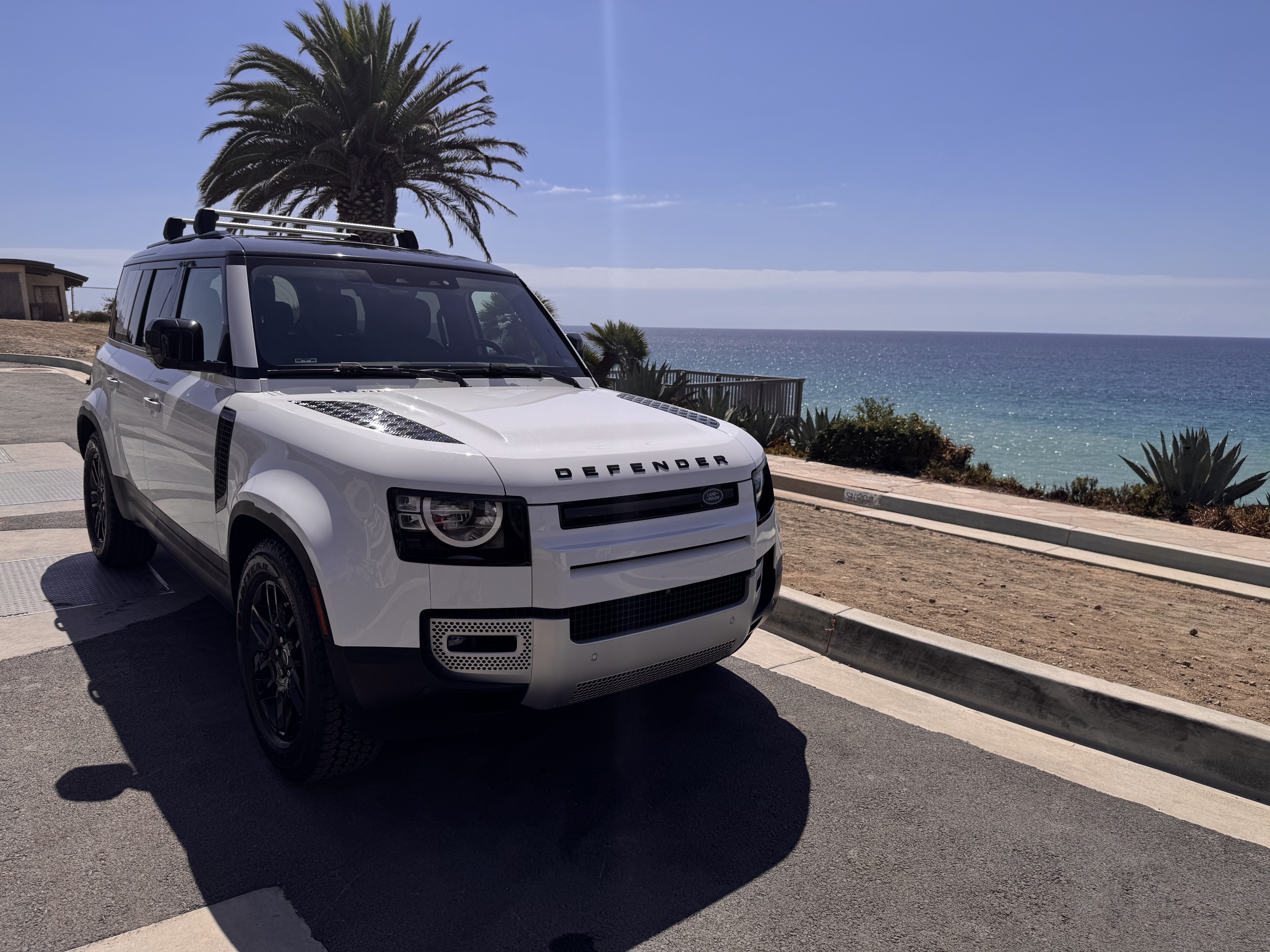 Used 2020 Land Rover Defender 110 S AWD/4WD image 2