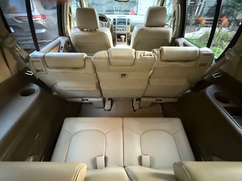 Used 2006 Nissan Pathfinder LE image 19