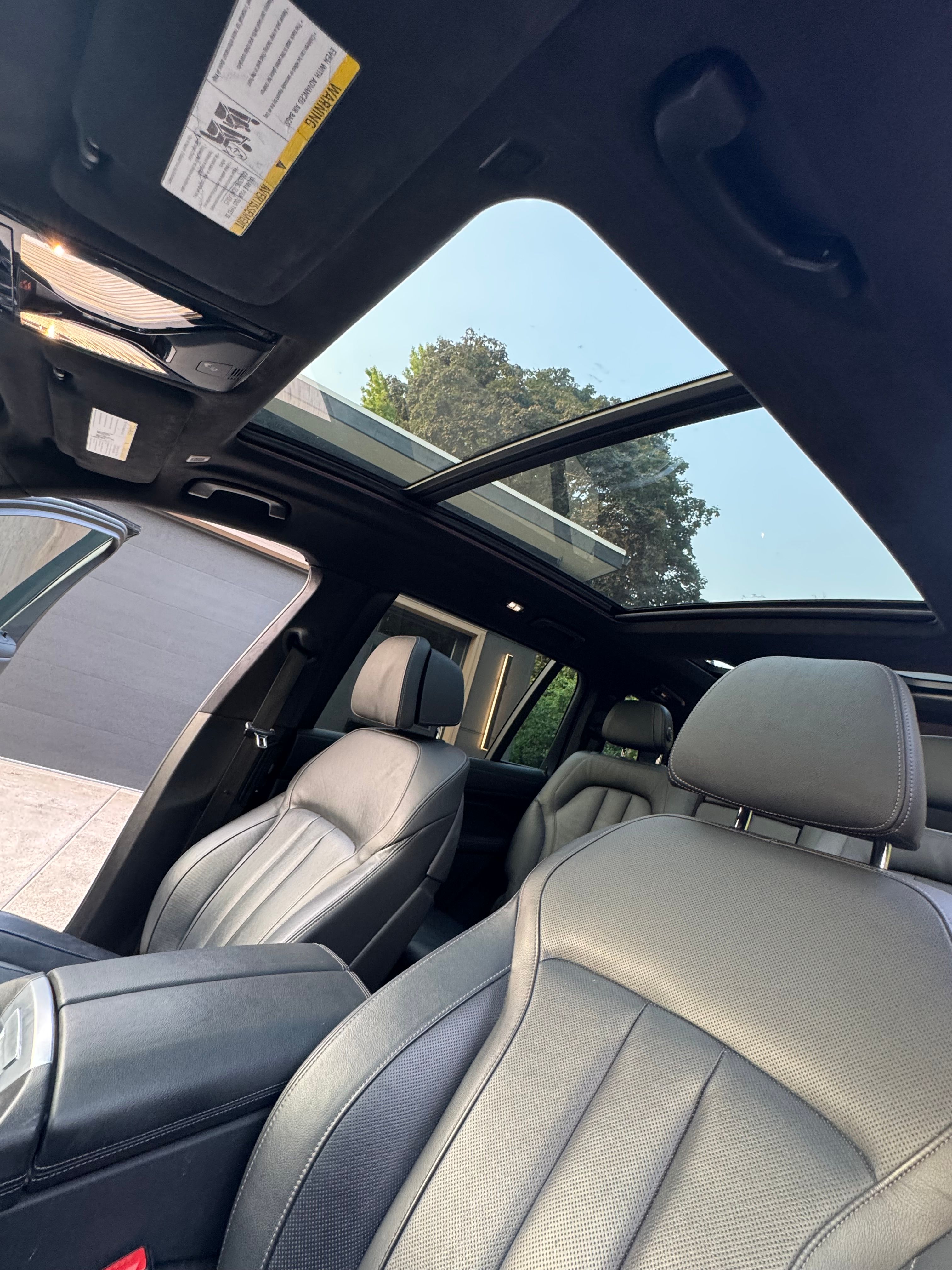Used 2020 BMW X7 xDrive40i w/ M Sport Package AWD/4WD image 9