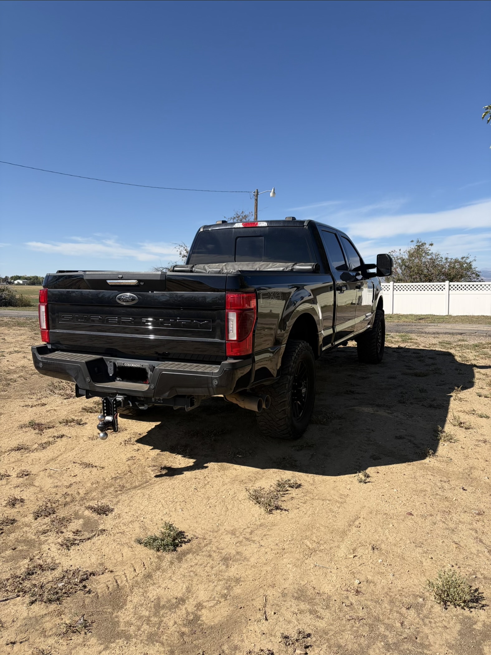 Used 2022 Ford F250 Lariat w/ Black Appearance Package AWD/4WD image 4