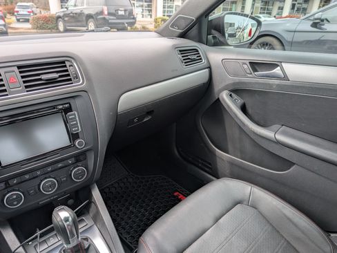 Used 2013 Volkswagen Jetta GLI Autobahn image 13