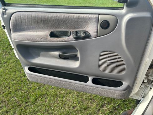 Used 1997 Dodge Ram 1500 Truck 4x4 Club Cab image 19