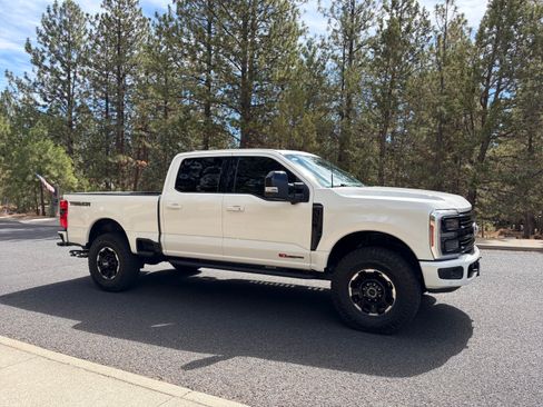 Used 2025 Ford F350 Platinum w/ Tremor Off-Road Package AWD/4WD image 6