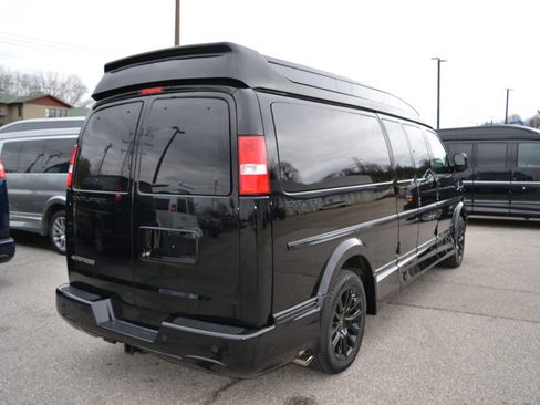 Used 2022 Chevrolet Express 2500 Extended w/ Enhanced Convenience Package image 12