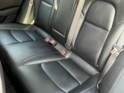 Used 2018 Tesla Model 3 Long Range image 16