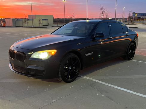 Used 2011 BMW ALPINA B7 xDrive image 2