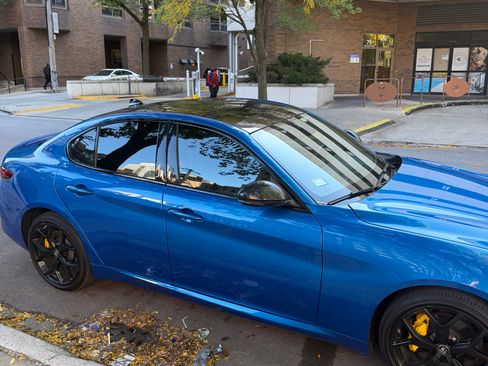 Used 2020 Alfa Romeo Giulia Ti w/ TI Performance Package image 5