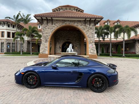 Used 2021 Porsche 718 Cayman GTS RWD image 1