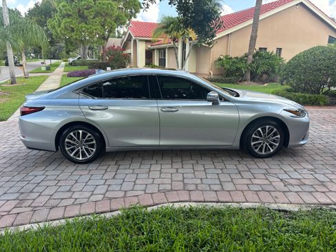 Used 2022 Lexus ES 350 w/ Accessory Package 2 FWD image 5