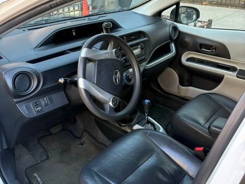 Used 2014 Toyota Prius C Two image 11