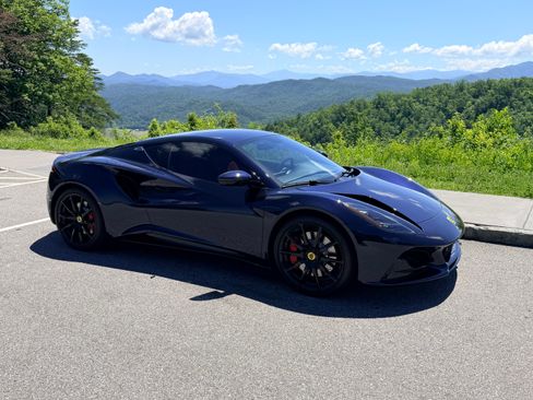 Used 2025 Lotus Emira RWD image 9
