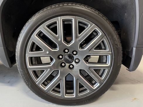 Used 2025 GMC Sierra 1500 Denali Ultimate AWD/4WD image 19