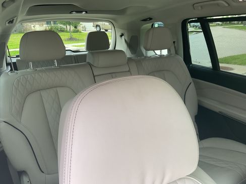 Used 2020 BMW X7 xDrive40i w/ Premium Package AWD/4WD image 12