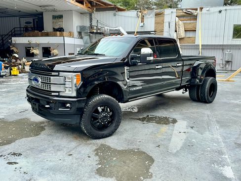Used 2017 Ford F350 Platinum w/ Platinum Ultimate Package image 18