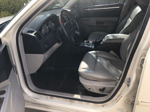 Used 2007 Chrysler 300 Touring L image 11