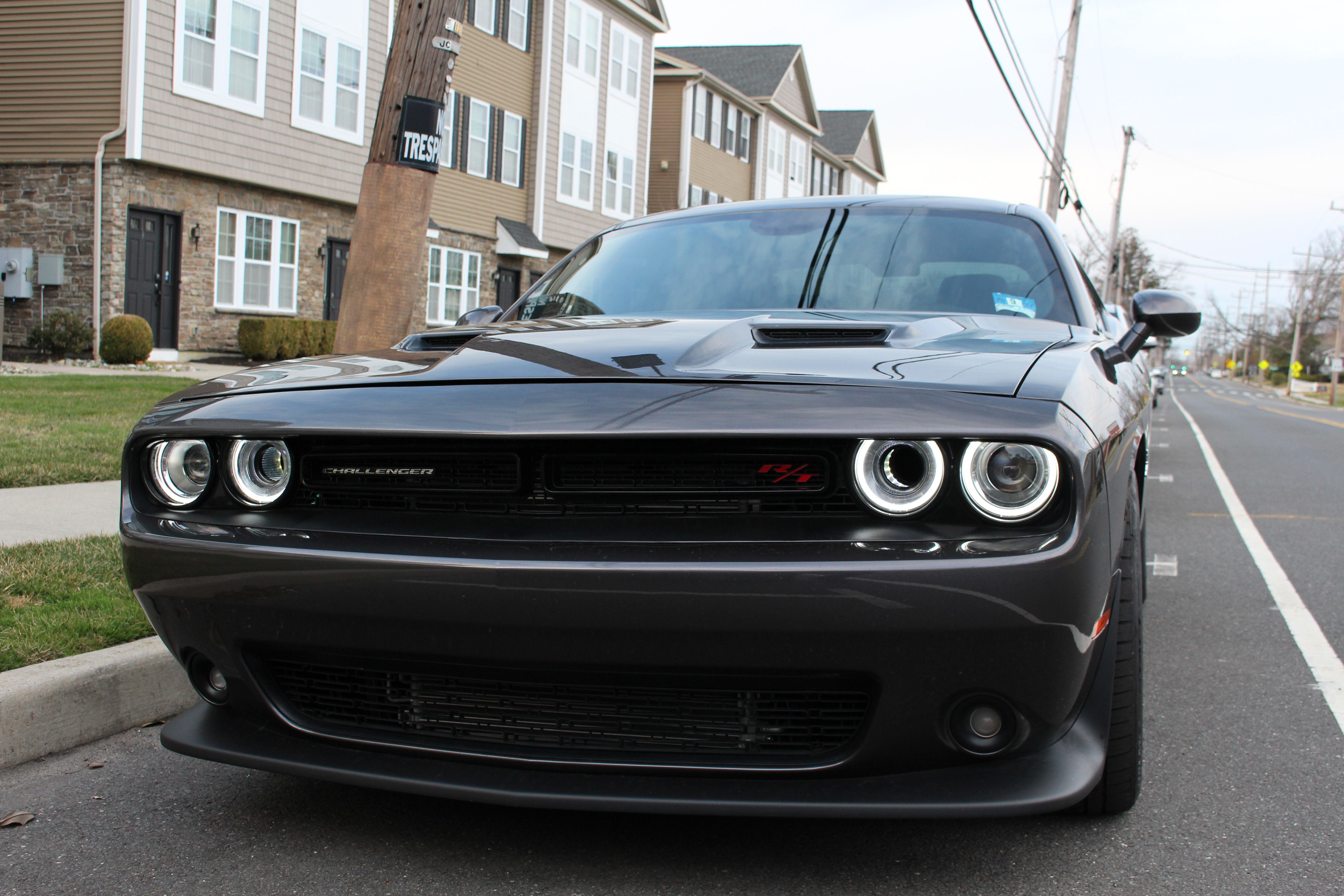Used 2018 Dodge Challenger R/T Scat Pack w/ Leather Interior Group RWD image 2