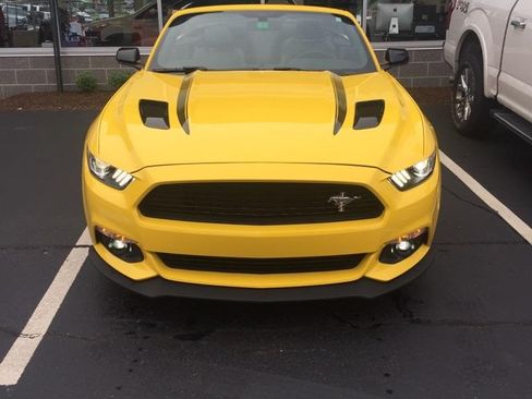 Used 2016 Ford Mustang GT Premium w/ Equipment Group 401A image 2