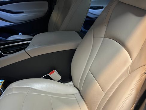 Used 2020 Buick Enclave Essence FWD image 10
