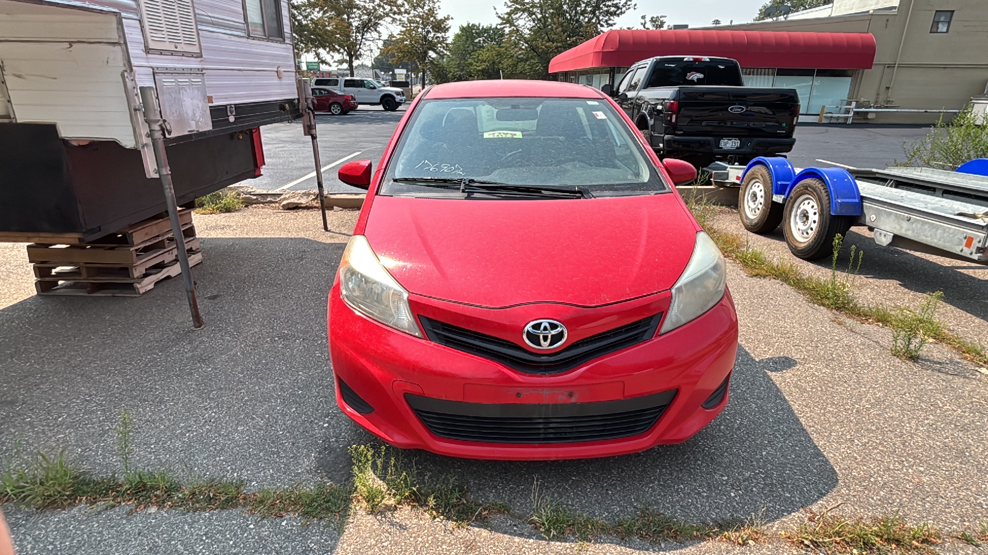 Used 2012 Toyota Yaris LE FWD image 2