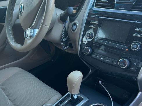 Used 2015 Nissan Altima 2.5 SV image 9