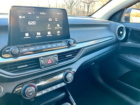 Used 2020 Kia Forte EX image 11