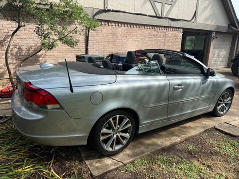 Used 2010 Volvo C70 T5 FWD image 13