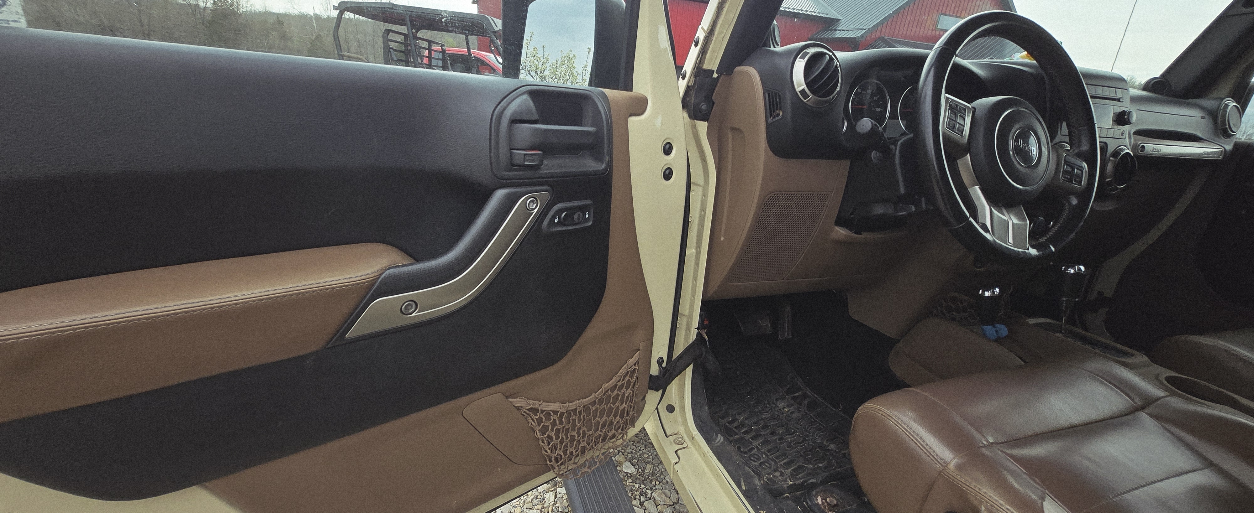 Used 2011 Jeep Wrangler Unlimited Sport AWD/4WD image 21