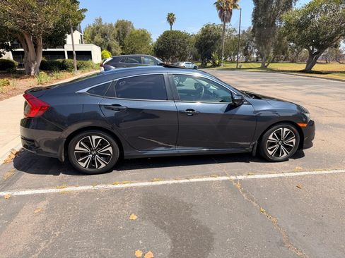 Used 2017 Honda Civic EX-T image 9