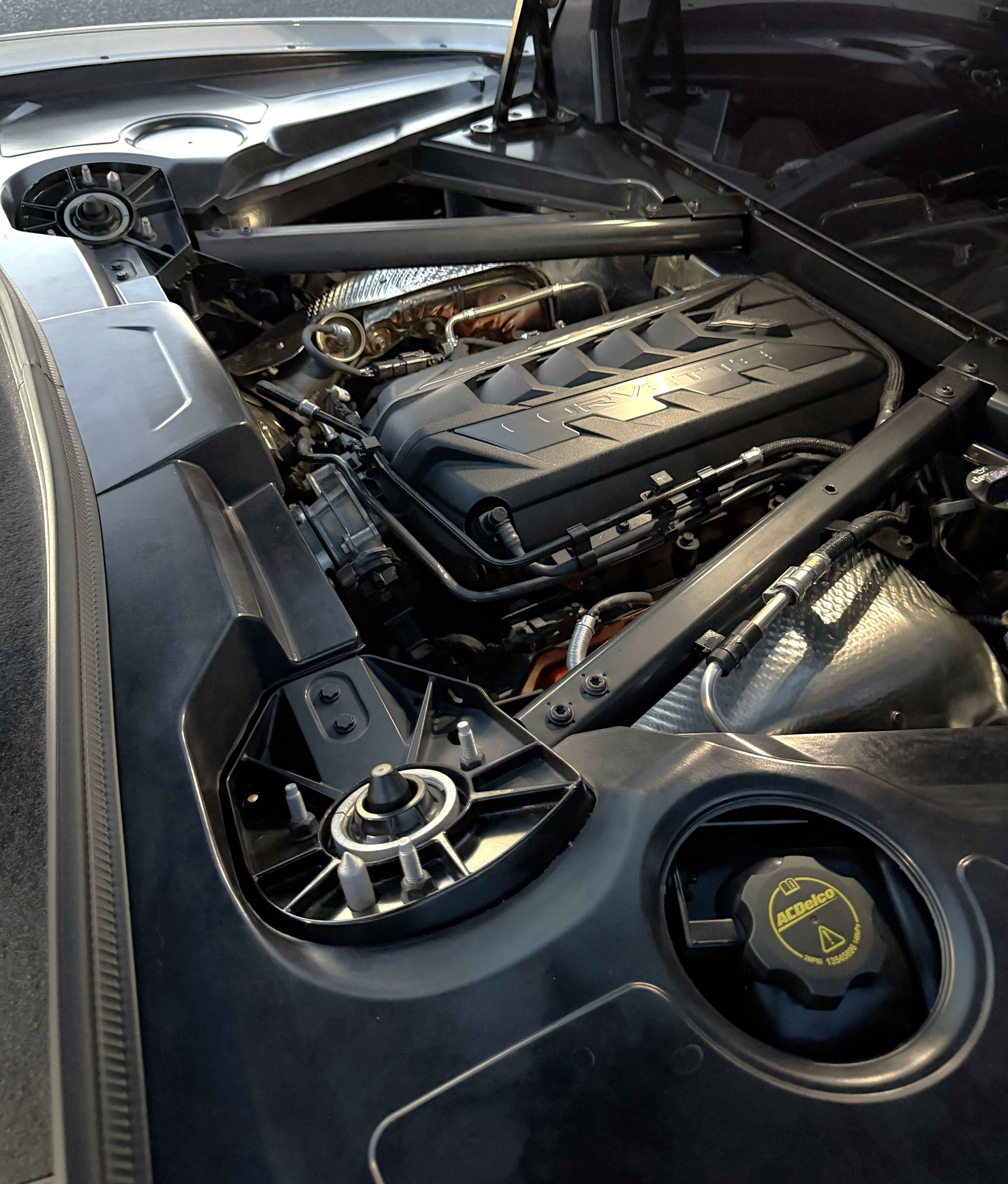 Used 2024 Chevrolet Corvette Stingray Preferred Cpe w/ Z51 Performance Package RWD image 30