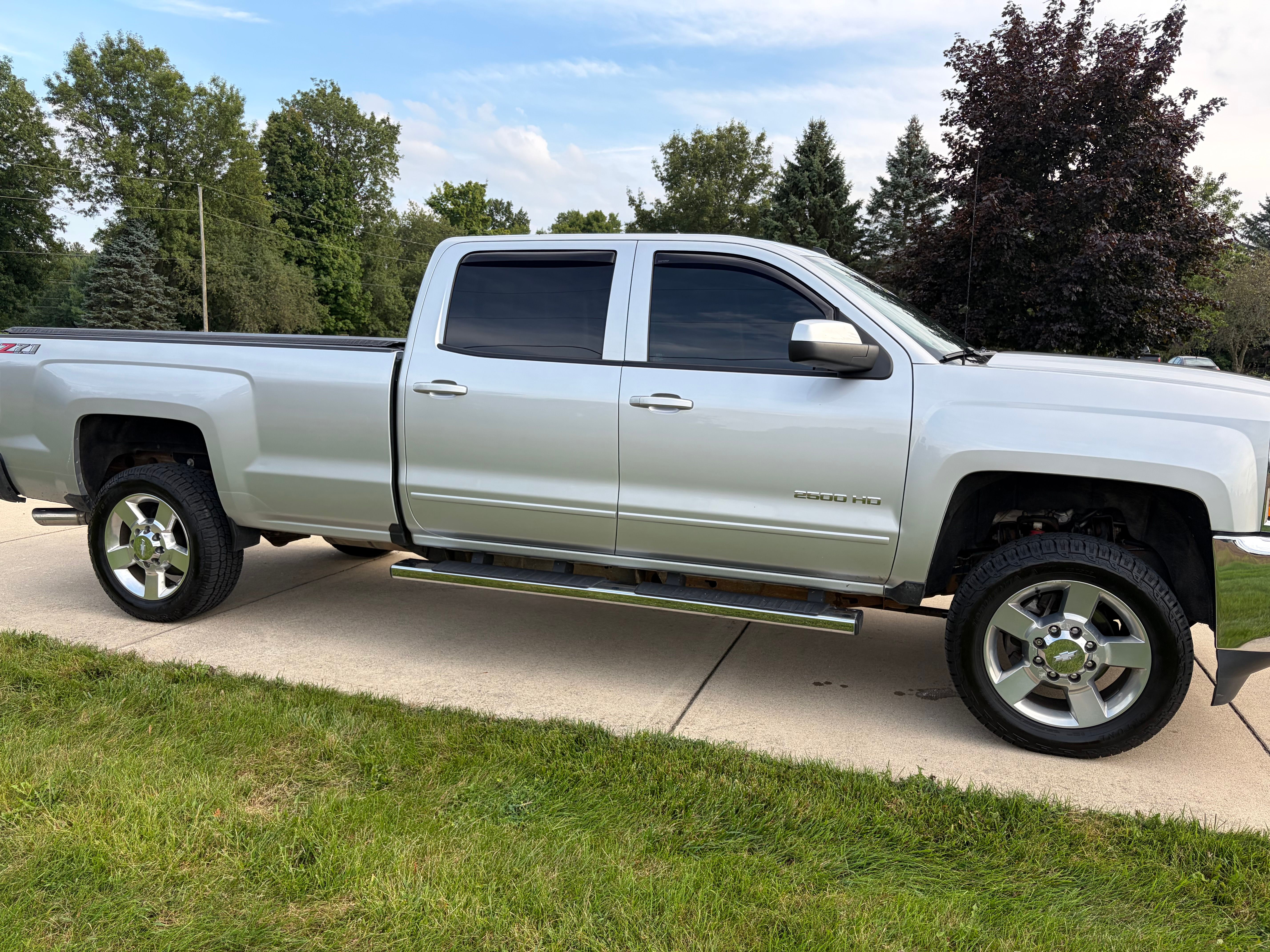 Used 2018 Chevrolet Silverado 2500 LT w/ LT Convenience Package AWD/4WD image 4