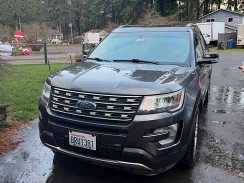 Used 2016 Ford Explorer XLT w/ Equipment Group 202A image 1