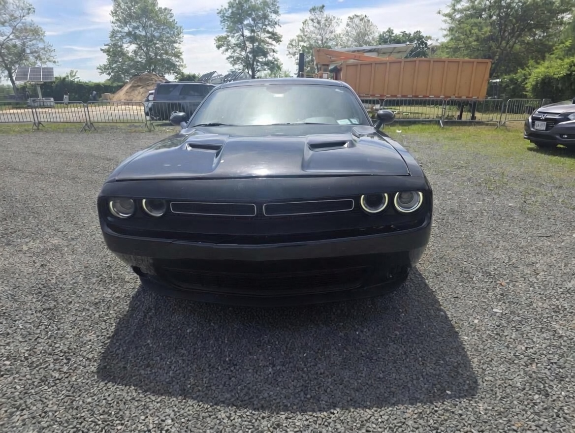 Used 2021 Dodge Challenger SXT RWD image 1