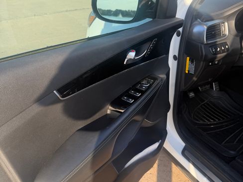 Used 2016 Kia Sorento SX FWD image 10