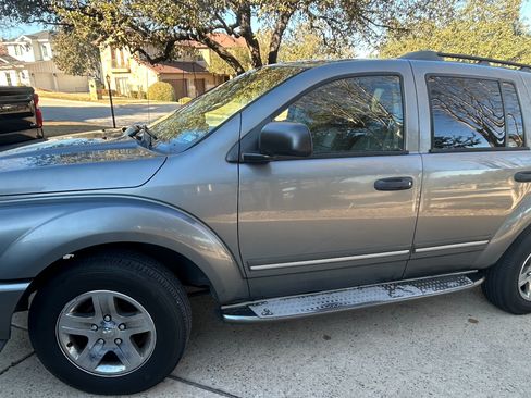 Used 2005 Dodge Durango Limited w/ Travel Convenience Group image 1