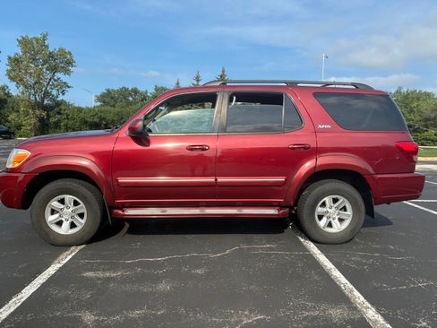 Used 2006 Toyota Sequoia SR5 AWD/4WD image 2